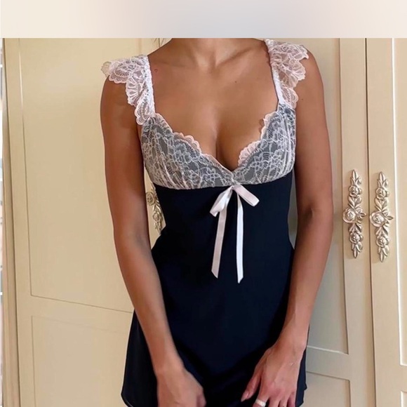 Mini dress - Picture 2 of 2